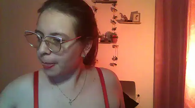 lorenitabella online show from February 15, 2025, 7:49 am