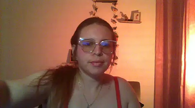 lorenitabella online show from February 15, 2025, 11:25 pm