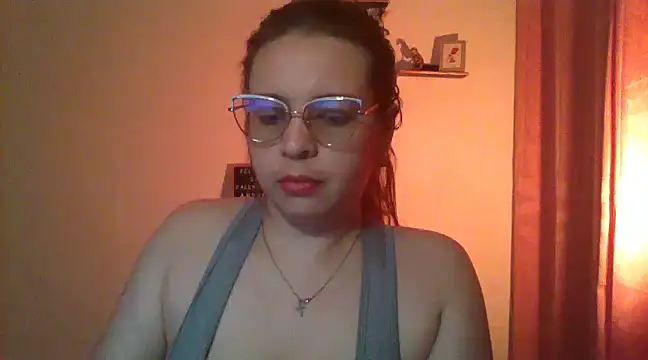 lorenitabella online show from February 16, 2025, 6:10 am