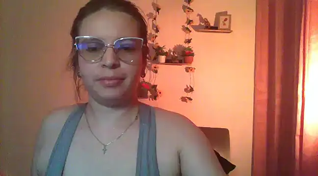 lorenitabella online show from February 16, 2025, 9:15 am