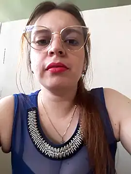 lorenitabella online show from February 26, 2025, 7:05 pm