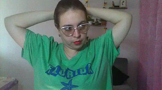 lorenitabella online show from March 6, 2025, 5:43 pm