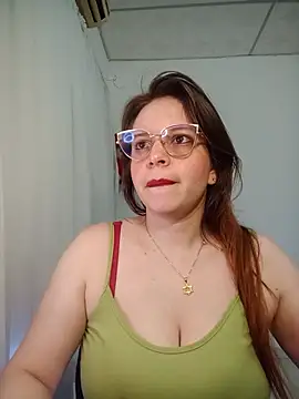 lorenitabella online show from June 12, 2026, 8:24 am