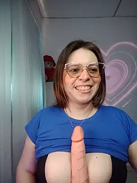 lorenitabella online show from June 20, 2026, 9:39 pm