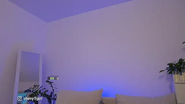 Fallinlove1 online show from November 21, 2025, 12:37 pm