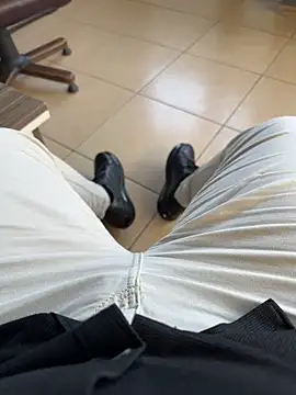 S2kicibey06 online show from March 22, 2025, 11:32 am