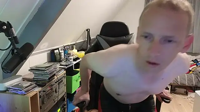 sexmenlion online show from October 5, 2025, 8:40 pm