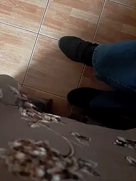 feet toes online show from November 6, 2025, 7:53 am