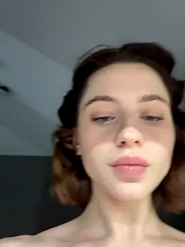 Camilla Railian online show from October 2, 2025, 10:28 pm