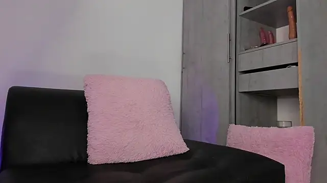 sofiaa snoww online show from February 10, 2026, 12:37 am