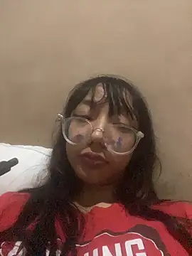 Snapshot of Karmakuro chatting on December 16, 2025, 2:38 am Karmakuro online show from December 16, 2025, 2:38 am