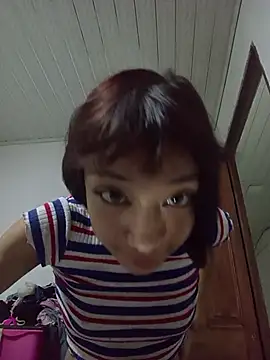 Snapshot of Karmakuro chatting on March 3, 2026, 1:01 am Karmakuro online show from March 3, 2026, 1:01 am