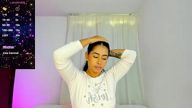 Snapshot of VioletaSotter chatting on November 15, 2025, 12:02 pm VioletaSotter online show from November 15, 2025, 12:02 pm