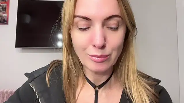 RachellAmazing online show from February 12, 2025, 9:22 pm