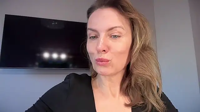 RachellAmazing online show from September 9, 2025, 2:16 pm