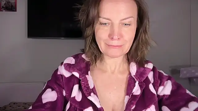 RachellAmazing online show from May 25, 2026, 6:47 pm