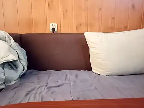 Snapshot of Konradoo chatting on October 5, 2025, 6:01 am Konradoo online show from October 5, 2025, 6:01 am