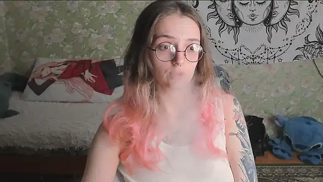 Cutie Adelia online show from May 7, 2026, 12:54 pm