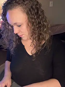 AuroraSummers online show from February 3, 2025, 6:56 am