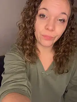 AuroraSummers online show from February 26, 2025, 4:36 am