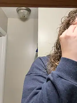 AuroraSummers online show from March 10, 2025, 11:27 pm