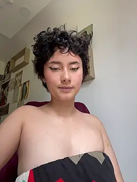 bellaa-w online show from October 27, 2025, 5:50 pm