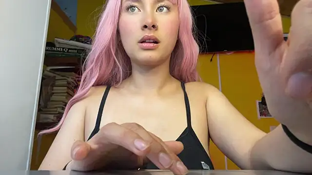bellaa-w online show from August 5, 2026, 4:54 pm