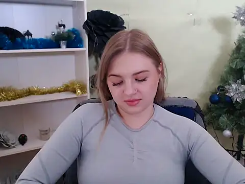 CrazyGloria online show from January 17, 2025, 9:49 am