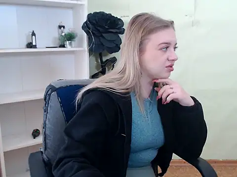 CrazyGloria online show from February 22, 2025, 6:28 am