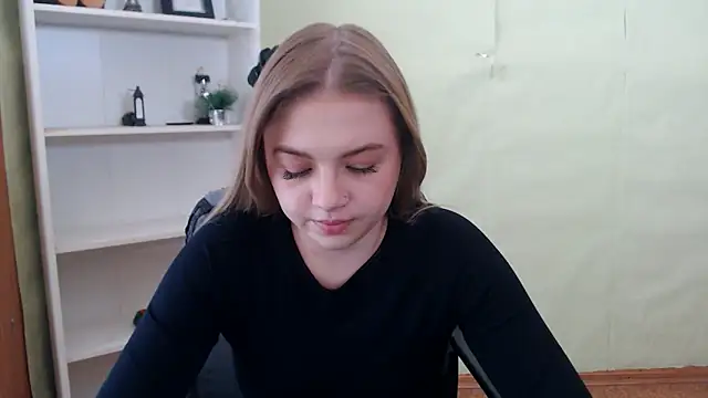 CrazyGloria online show from February 24, 2025, 9:43 am