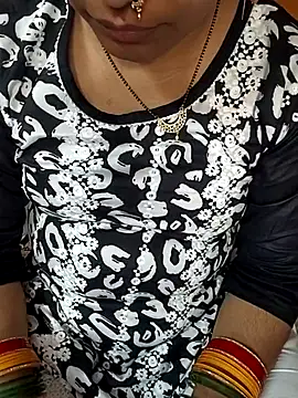 Snapshot of Diya_143 chatting on June 25, 2026, 5:56 am Diya 143 online show from June 25, 2026, 5:56 am