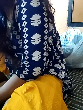Snapshot of Diya_143 chatting on July 4, 2026, 5:02 am Diya 143 online show from July 4, 2026, 5:02 am