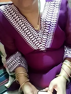 Snapshot of Diya_143 chatting on July 7, 2026, 7:23 am Diya 143 online show from July 7, 2026, 7:23 am