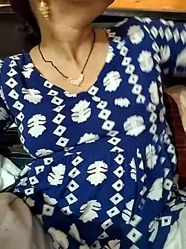 Snapshot of Diya_143 chatting on July 19, 2026, 8:40 am Diya 143 online show from July 19, 2026, 8:40 am