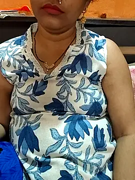 Snapshot of Diya_143 chatting on July 27, 2026, 7:04 am Diya 143 online show from July 27, 2026, 7:04 am