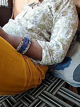 Snapshot of Diya_143 chatting on August 5, 2026, 6:05 am Diya 143 online show from August 5, 2026, 6:05 am
