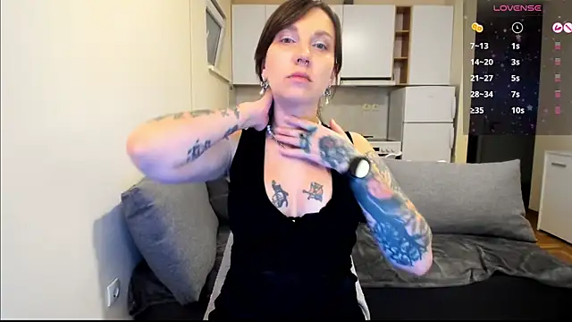 StacyTigerr online show from March 11, 2025, 10:53 pm