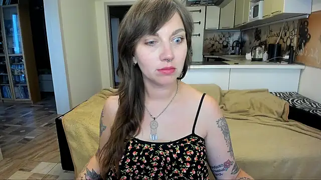 StacyTigerr online show from October 3, 2025, 1:41 pm