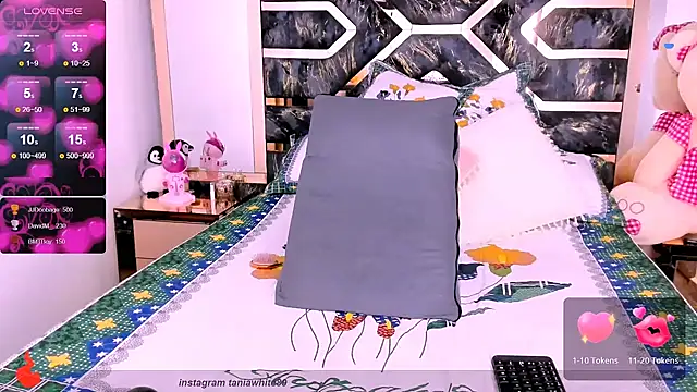 Snapshot of Tania_white89 chatting on February 20, 2025, 4:07 am Tania white89 online show from February 20, 2025, 4:07 am