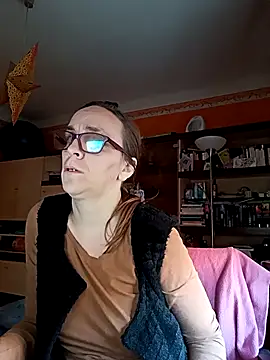 Snapshot of Dettybitch40 chatting on October 22, 2025, 6:46 am Dettybitch40 online show from October 22, 2025, 6:46 am