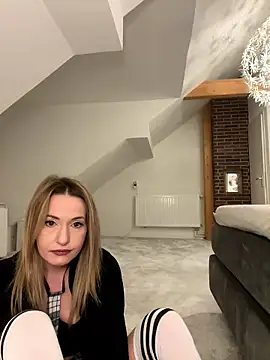 Snapshot of GangBangKitty chatting on January 16, 2026, 8:02 pm GangBangKitty online show from January 16, 2026, 8:02 pm