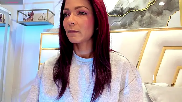 Snapshot of HannaPetit chatting on October 7, 2025, 7:11 pm HannaPetit online show from October 7, 2025, 7:11 pm