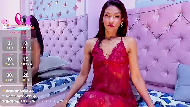 HannaPetit online show from December 13, 2025, 7:53 pm