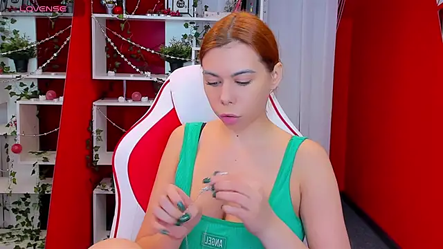 KateCloud online show from January 2, 2025, 5:07 pm