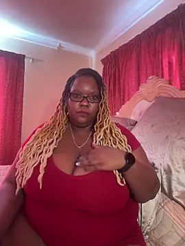 Snapshot of Michyboldy chatting on February 26, 2025, 5:20 am Michyboldy online show from February 26, 2025, 5:20 am