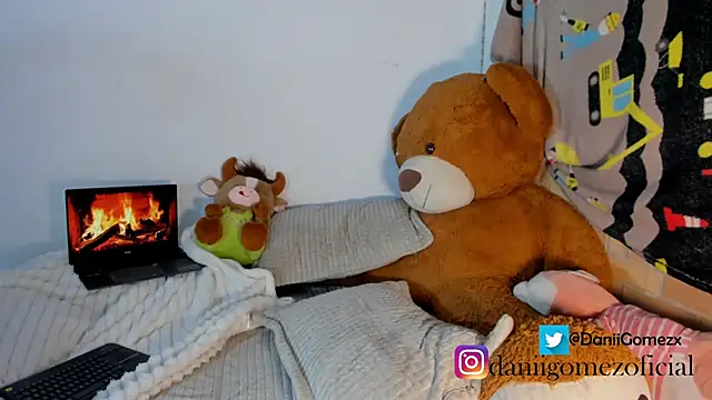 Snapshot of dani_rosee chatting on July 14, 2026, 4:28 am dani rosee online show from July 14, 2026, 4:28 am