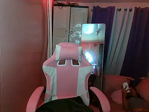 Snapshot of young_salsalita chatting on March 21, 2025, 6:07 pm young salsalita online show from March 21, 2025, 6:07 pm