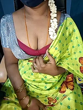 Snapshot of Tamil-hotwife chatting on January 22, 2025, 3:40 pm Tamil-hotwife online show from January 22, 2025, 3:40 pm