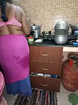 Snapshot of Tamil-hotwife chatting on January 24, 2025, 6:46 pm Tamil-hotwife online show from January 24, 2025, 6:46 pm