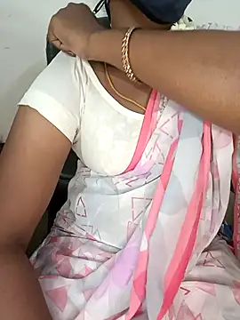 Snapshot of Tamil-hotwife chatting on September 8, 2025, 6:40 pm Tamil-hotwife online show from September 8, 2025, 6:40 pm